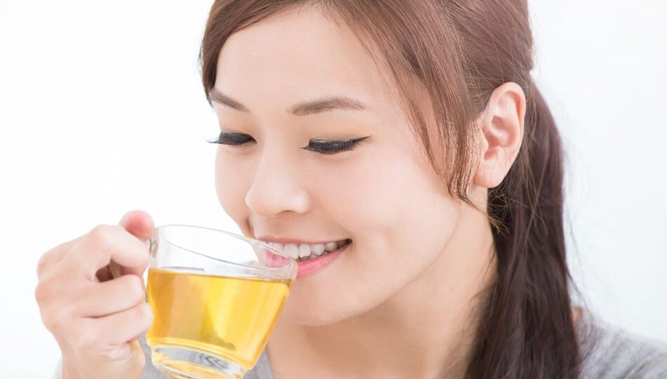 Drinking-It-is-Great-But-Heres-Why-Green-Tea-on-Your-Skin-is-a-Game-–-100-PURE.jpg